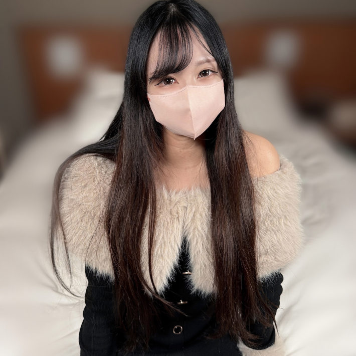 FC2PPV 4928460 冷艳美女意外情欲满满！真枪实弹无套内射，成熟外表下私处却敏感易湿、娇喘不断，无毛美臀尤物被生插到腹上出精