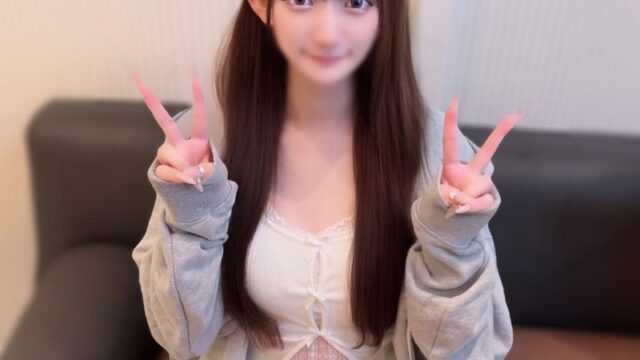 FC2PPV 4932973 142㎝迷你身高女仆咖啡厅嫩妹私拍，极窄小穴被巨根贯穿子宫内射
