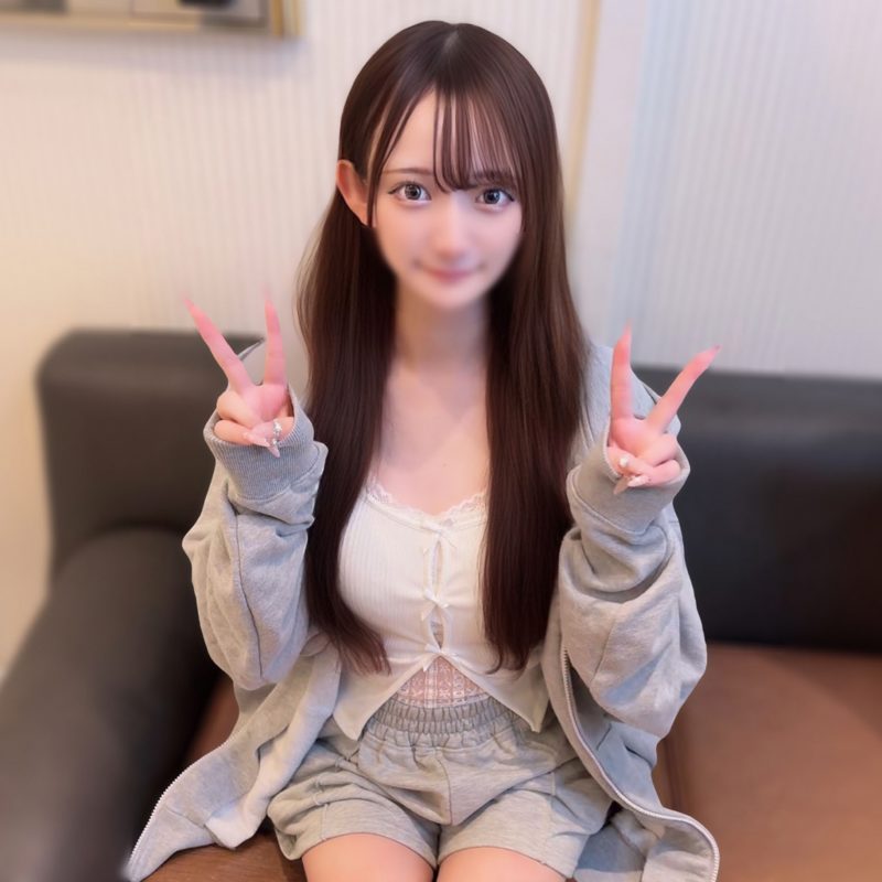 FC2PPV 4932973 142㎝迷你身高女仆咖啡厅嫩妹私拍，极窄小穴被巨根贯穿子宫内射