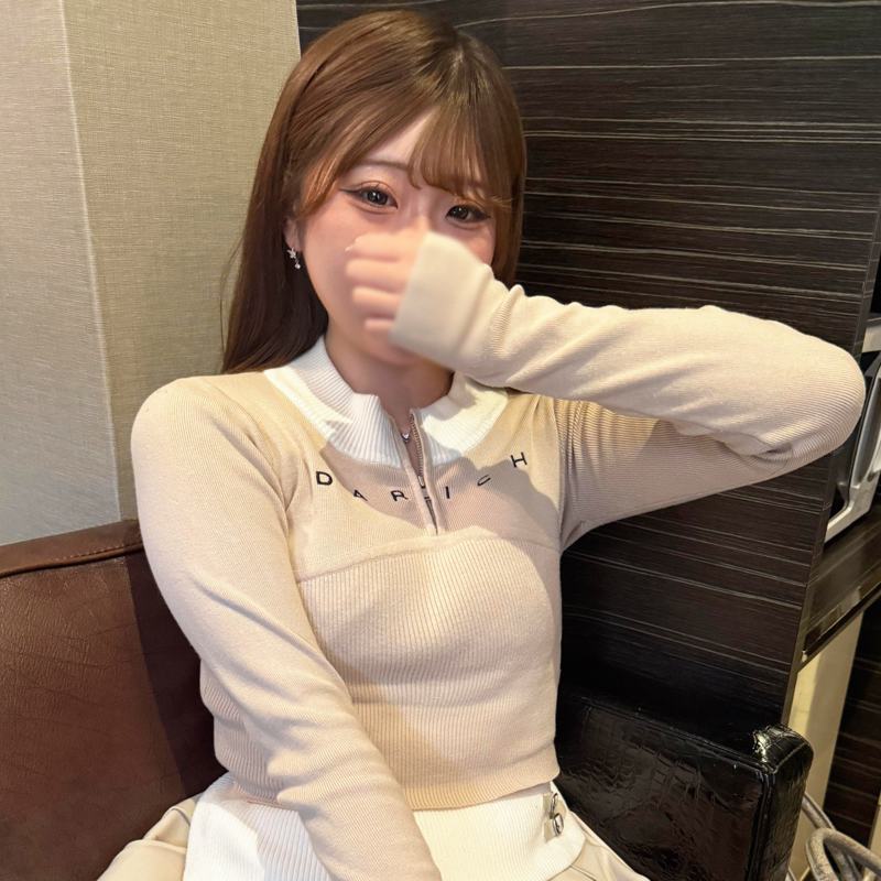 FC2PPV 4938540 教育系处女大学生首次匹配,酒吧打工缺钱好奇应聘,粉嫩身体痉挛求中出