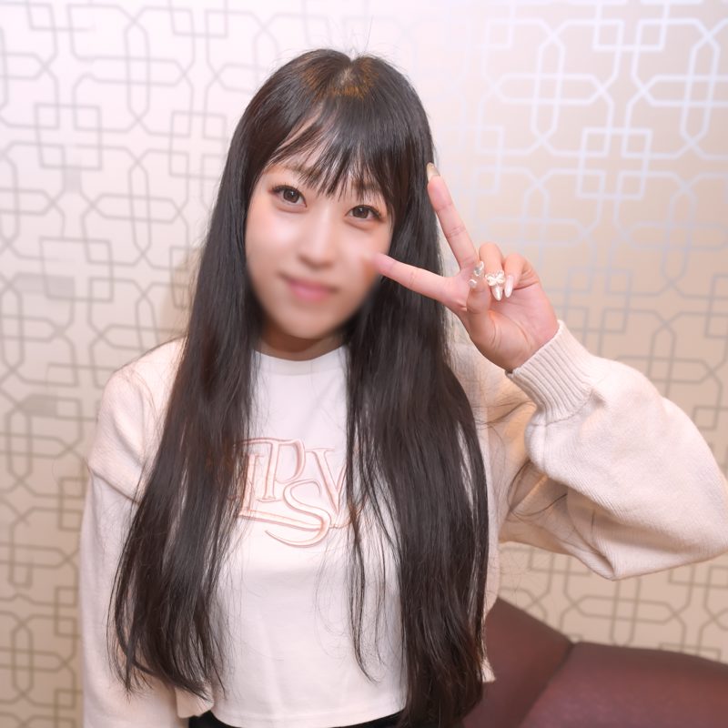 FC2PPV 4939213 首次拍摄,兴趣广泛看似清纯的F罩杯女生其实是超敏感体质,手指一抠就湿到发出淫靡水声,毫不犹豫内射怀孕