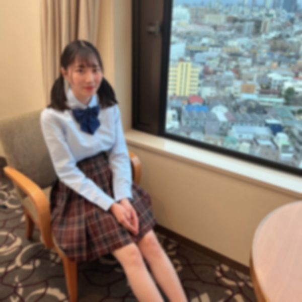 FC2PPV 4944105 制服天使再降临！传说级极品美女终于首次露脸，纯真外表下的真实欲望曝光