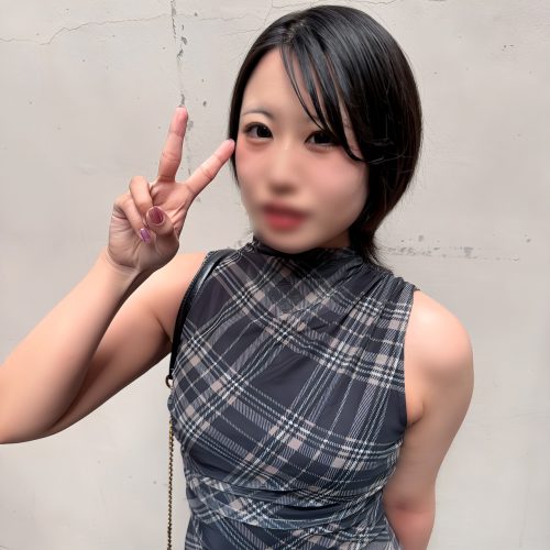 FC2PPV 4947112 素人出镜第143集：说话腼腆却爱重口味！被深喉玩到欲罢不能的M属性女孩春奈（25岁）