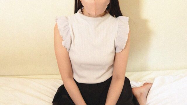 FC2PPV 4960168 极品美女钢琴老师私密曝光,白皙纤细敏感体质被猛烈榨精中出
