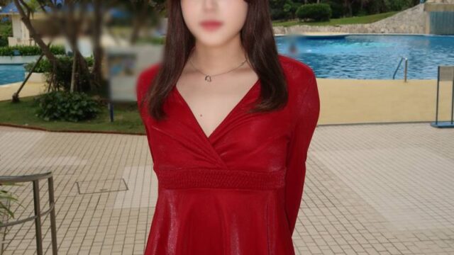 FC2PPV 4963332 女友可爱到犯规,户外羞涩口交后直接站立后入,深夜大胆露出啪啪还浓浓内射