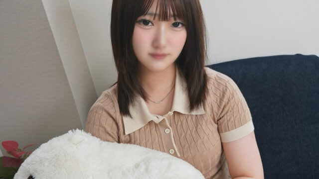 FC2PPV 4972410 【首次拍摄】刚毕业！18岁白嫩处女，未成熟嫩粉色小穴初体验