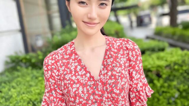 FC2PPV 4977392 【10/6截止1290pt】【19岁】理论级白皙纤瘦腹肌美体少女,顶弄猛插晃动美乳,深潮表情陶醉迷离,最终精液尽数灌入*宫