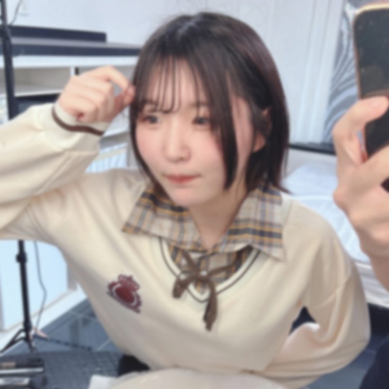 FC2PPV 4979299 温柔笑容配白皙美乳♡这位小学女教师竟和两位大叔演绎治愈系恋爱番 [中文字幕]