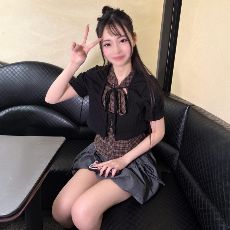 FC2PPV 4979551 【无码】限定7天公开!品学兼优女大学生毕业前的清纯诱惑,苗条身材惹人心动 [中文字幕]