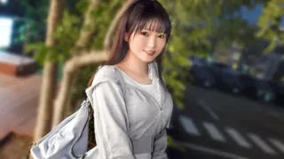 SIRO-5719 这个年轻女孩偏爱年长男性，在成人影院被大叔们包围竟忍不住兴奋起来。摸一下就高潮，扭个腰也高潮，简直全身都是敏感点！【首次出镜】 [中文字幕]
